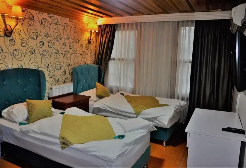 Deluxe Triple Room, The Trip Istanbul