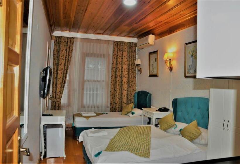 Deluxe Triple Room, The Trip Istanbul