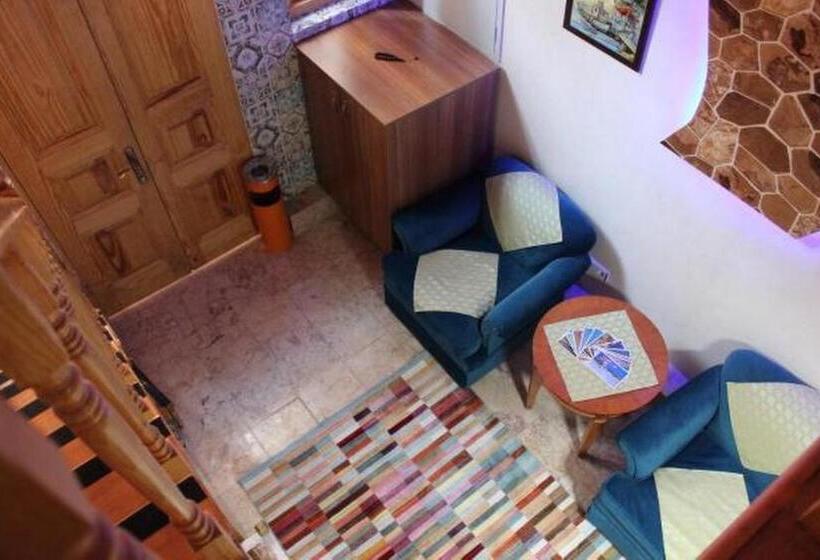 Deluxe Triple Room, The Trip Istanbul