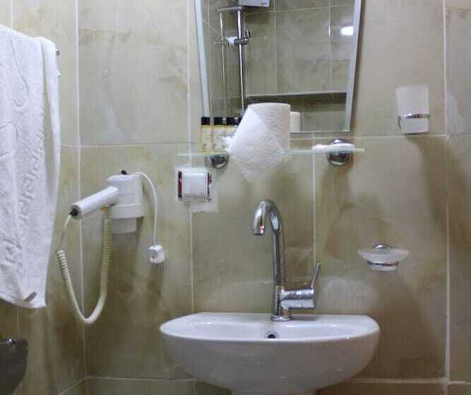 Deluxe Triple Room, The Trip Istanbul