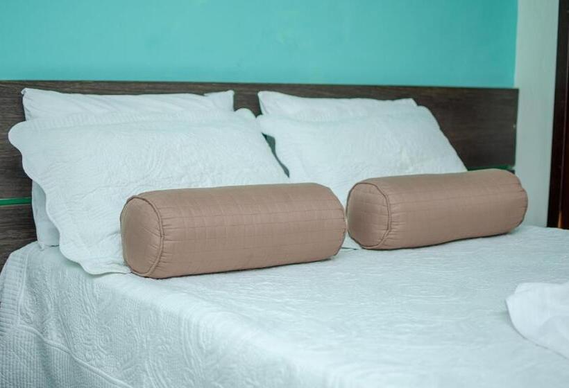 غرفة قياسية ثلاثية, Della Vita