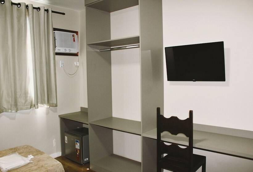 舒适三人间, Pousada Del Rey