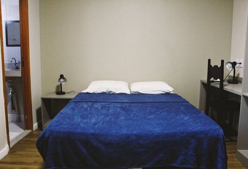 舒适三人间, Pousada Del Rey