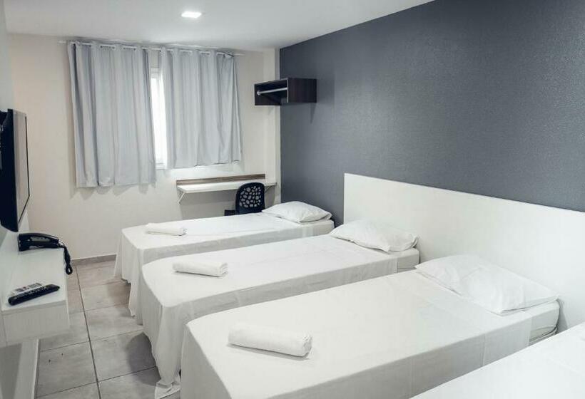 スタンダード4人部屋, Rota 232 Hotel Caruaru