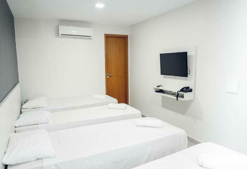 スタンダード4人部屋, Rota 232 Hotel Caruaru