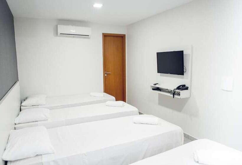 スタンダード4人部屋, Rota 232 Hotel Caruaru