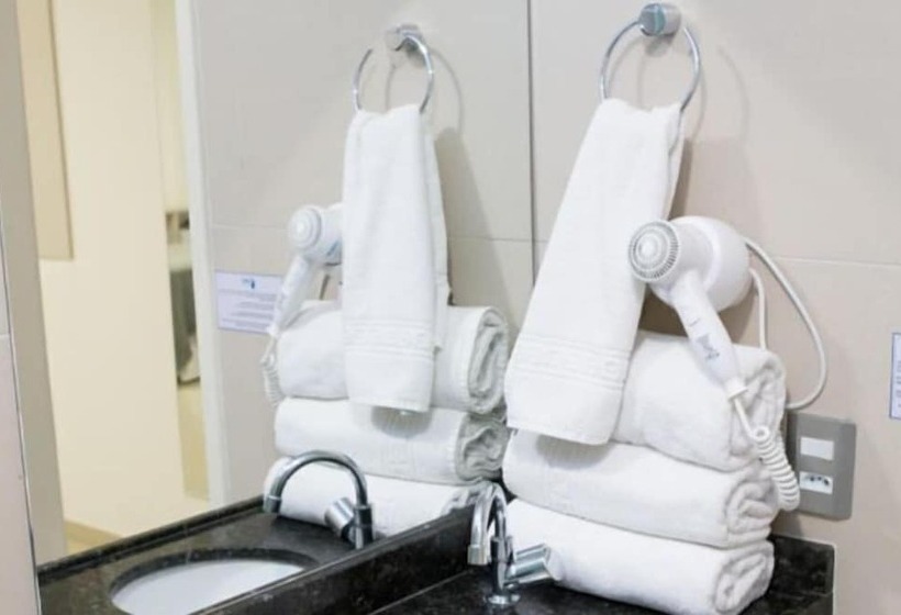 标准三人间, Uno