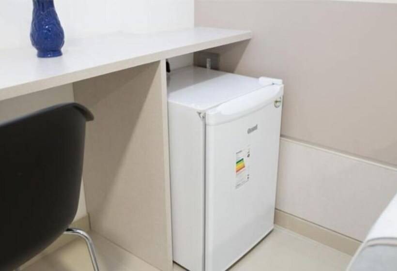 标准三人间, Uno