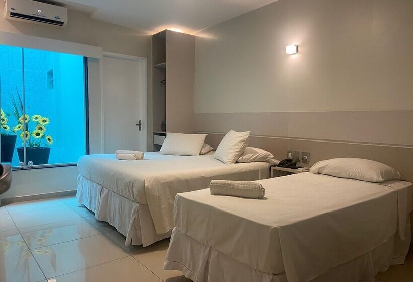 标准三人间, Uno