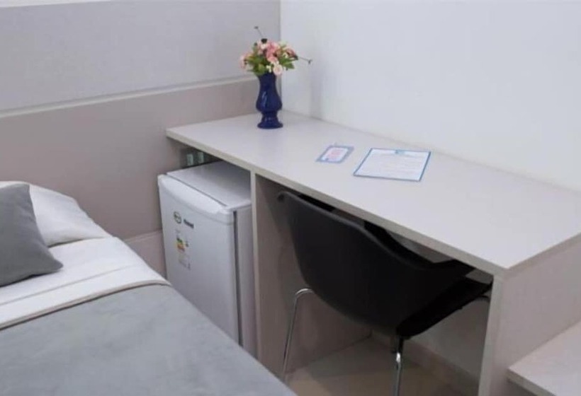 标准单人间, Uno