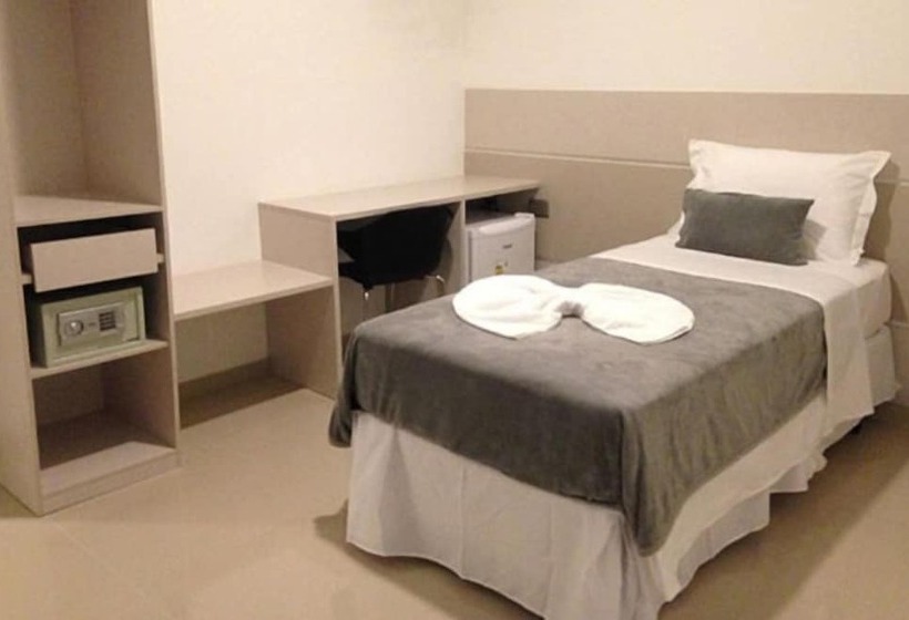 标准单人间, Uno