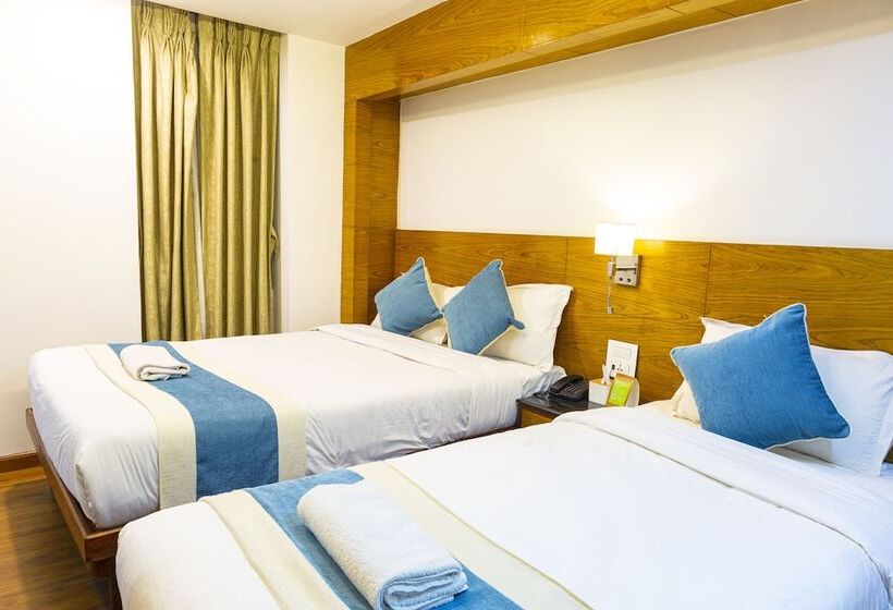 اتاق کلاسیک سه تخته, Tradition & Spa