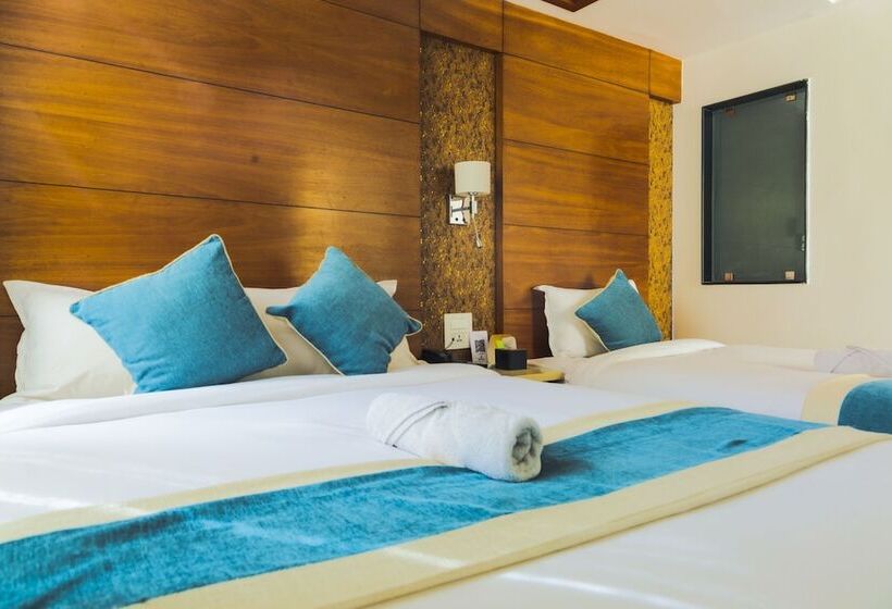 اتاق لوکس سه تخته, Tradition & Spa