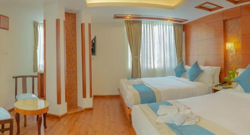 اتاق لوکس سه تخته, Tradition & Spa