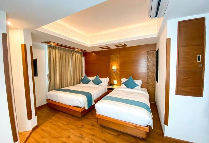 اتاق لوکس سه تخته, Tradition & Spa