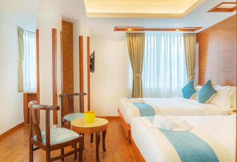 اتاق لوکس سه تخته, Tradition & Spa