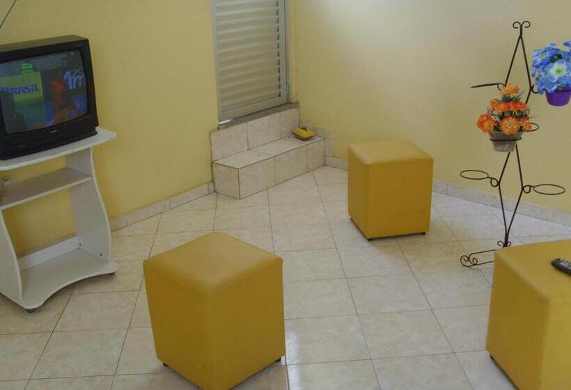 Номер Стандарт Трехместный, Brazil Inn Hostel Club