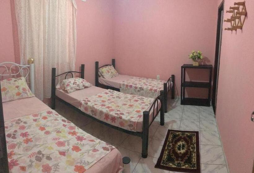 Номер Стандарт Трехместный, Brazil Inn Hostel Club