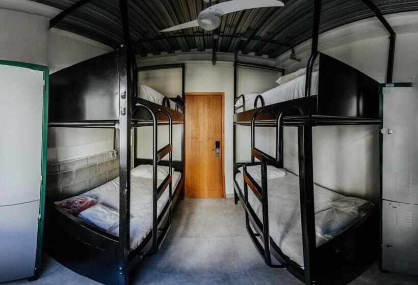 Семейный Номер Вид на Сад, Cabanacopa Hostel