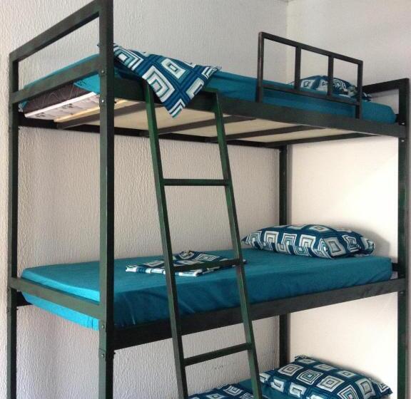 מיטה בחדר מעונות עם מקלחת משותפת, Casamatta Hostel