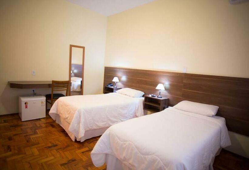 스탠다드 트리플 룸, Embaixador