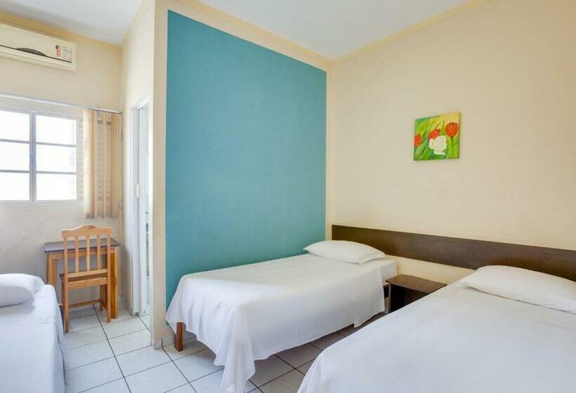 غرفة قياسية ثلاثية, Fabiel Palace