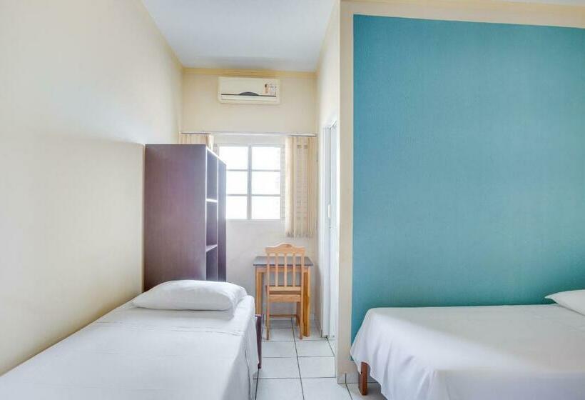 غرفة قياسية ثلاثية, Fabiel Palace