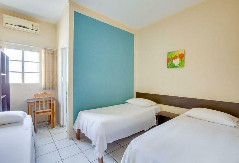 غرفة قياسية ثلاثية, Fabiel Palace