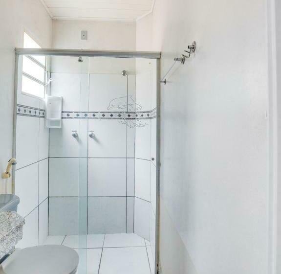 غرفة قياسية ثلاثية, Fabiel Palace