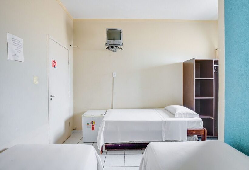 غرفة قياسية ثلاثية, Fabiel Palace