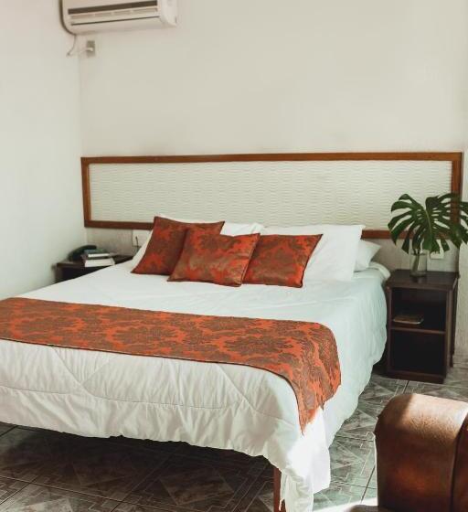 غرفة قياسية فردية, Ouro Cerrado Palace