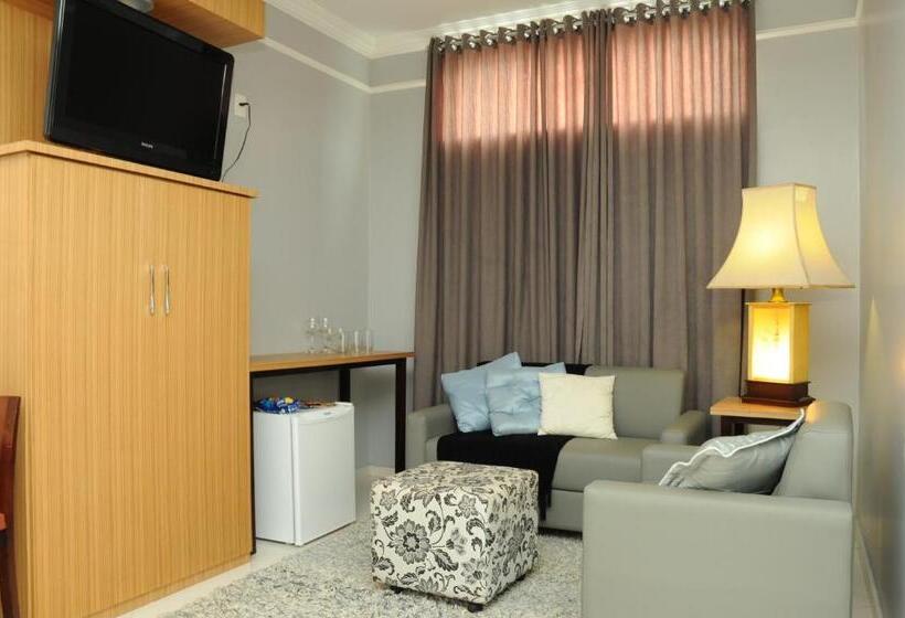 جناح مزود بجاكوزى, Ouro Cerrado Palace