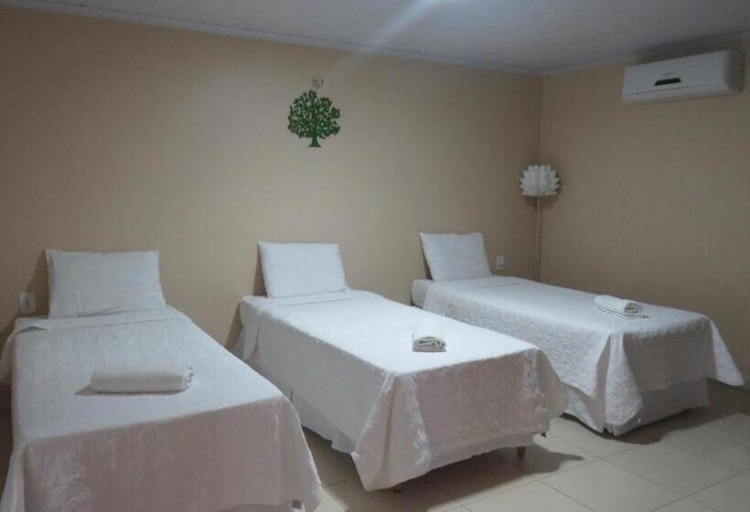 غرفة قياسية ثلاثية, Pousada Baluarte