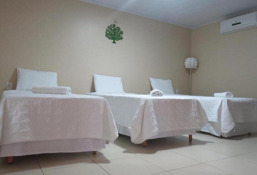 غرفة قياسية ثلاثية, Pousada Baluarte