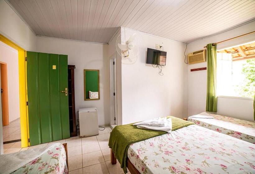 スタンダード4人部屋, Pousada Cantinho Do Sossego Paraty Tem Piscina Com Vista Pra Montanha, Salão De Jogos, Café Da Manhã