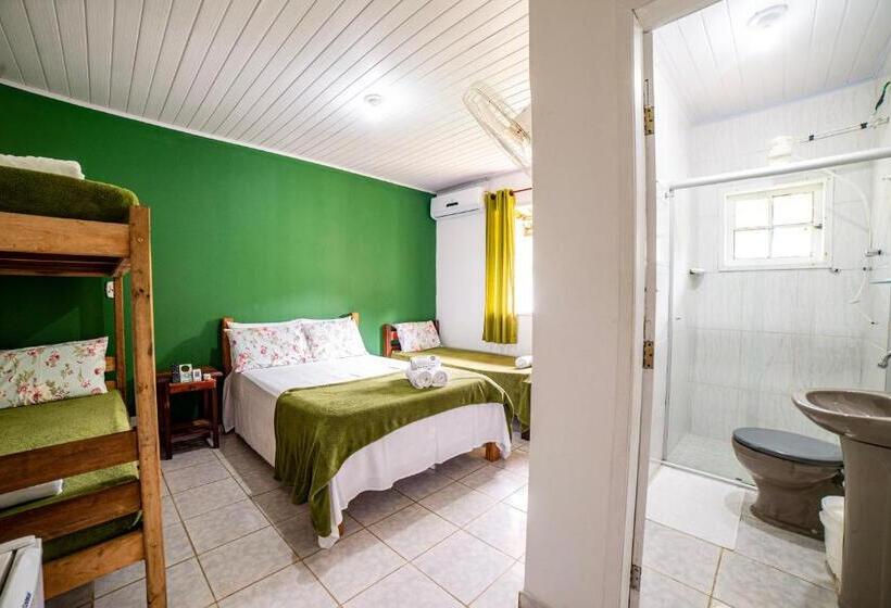 デラックスファミリールーム, Pousada Cantinho Do Sossego Paraty Tem Piscina Com Vista Pra Montanha, Salão De Jogos, Café Da Manhã