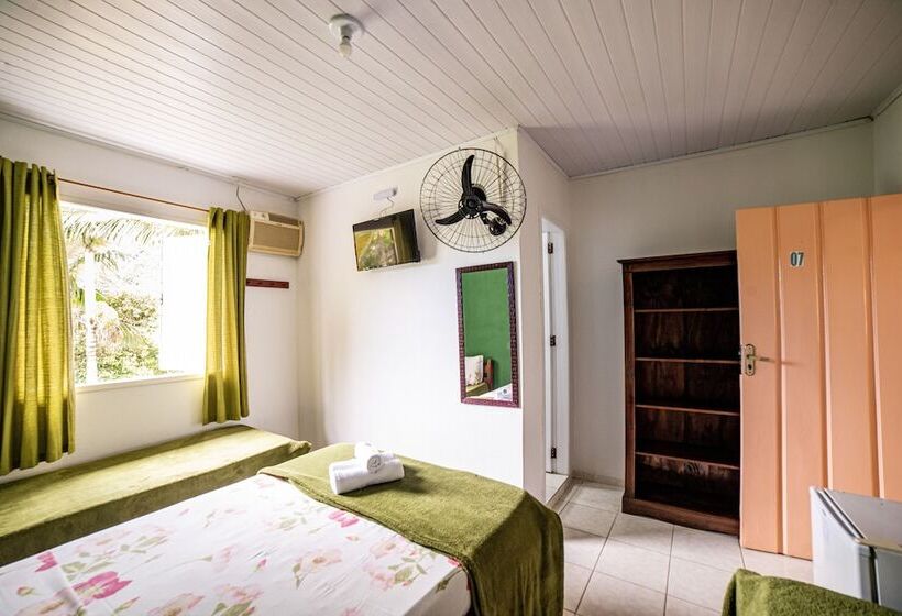 スタンダード4人部屋, Pousada Cantinho Do Sossego Paraty Tem Piscina Com Vista Pra Montanha, Salão De Jogos, Café Da Manhã