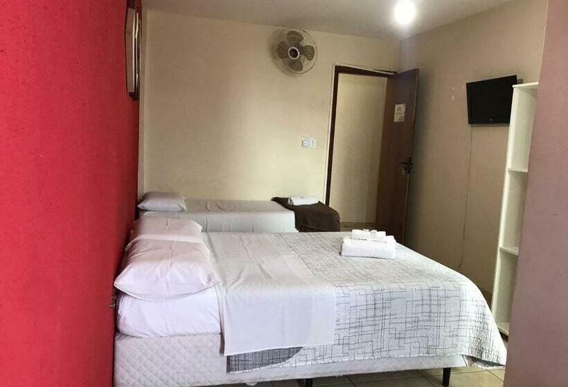 标准三人间, Pousada Córdoba