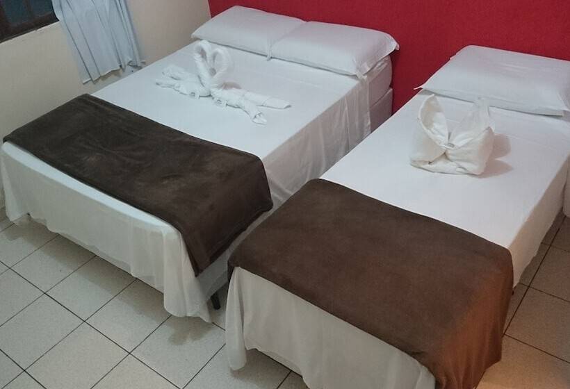 标准三人间, Pousada Córdoba