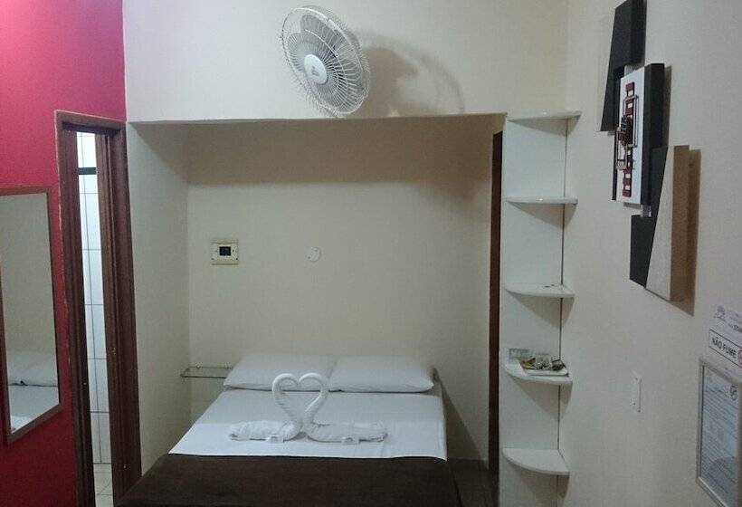 标准三人间, Pousada Córdoba