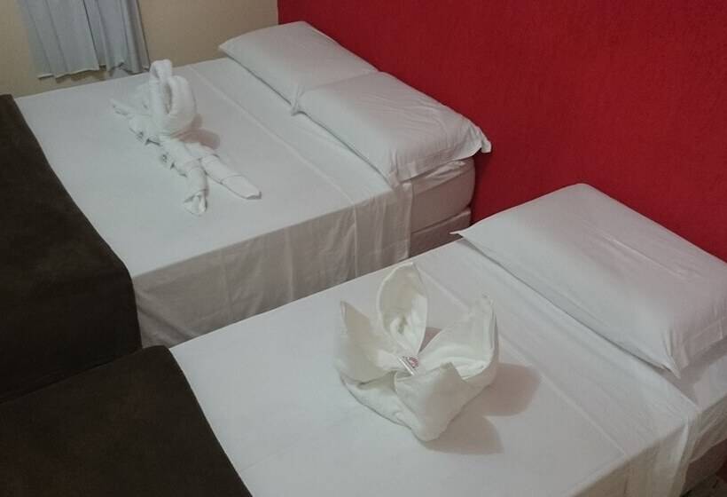 标准三人间, Pousada Córdoba