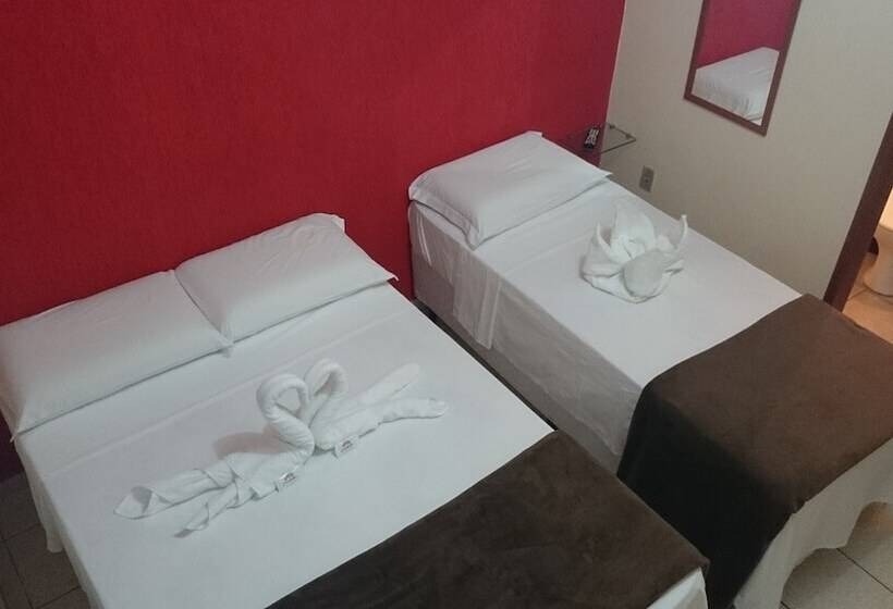 标准三人间, Pousada Córdoba