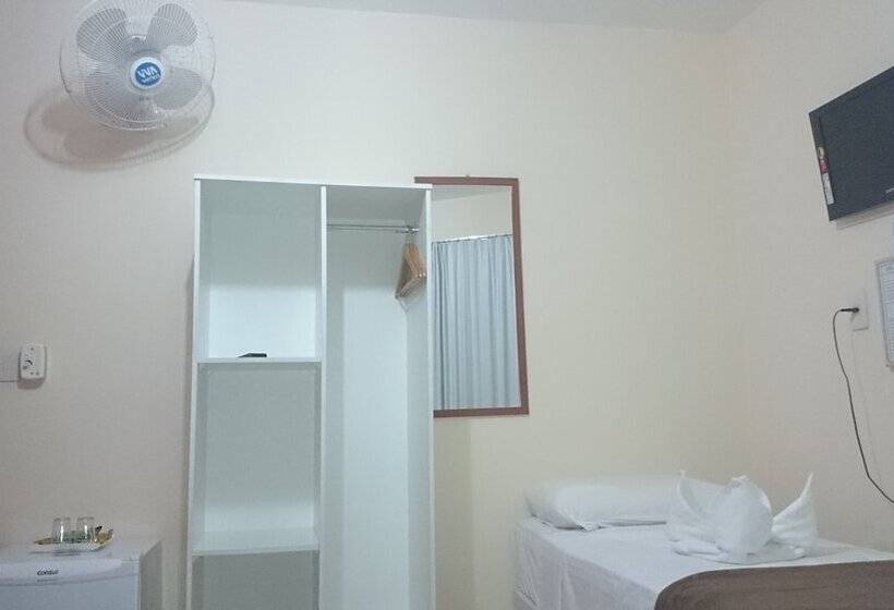 标准三人间, Pousada Córdoba