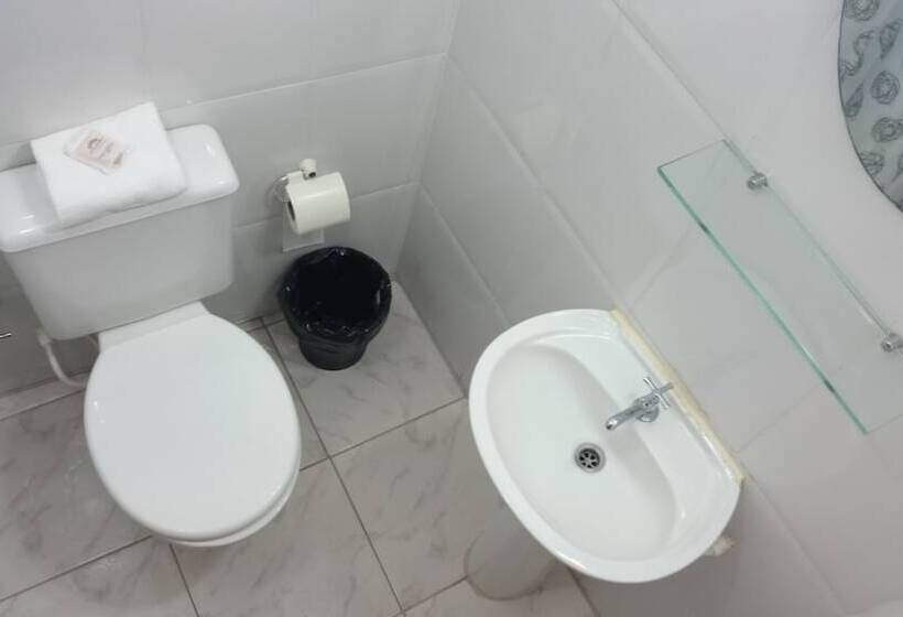 四人标准间, Pousada Córdoba