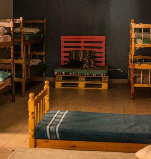 تختخواب در اتاق مشترک, Rio Way Beach