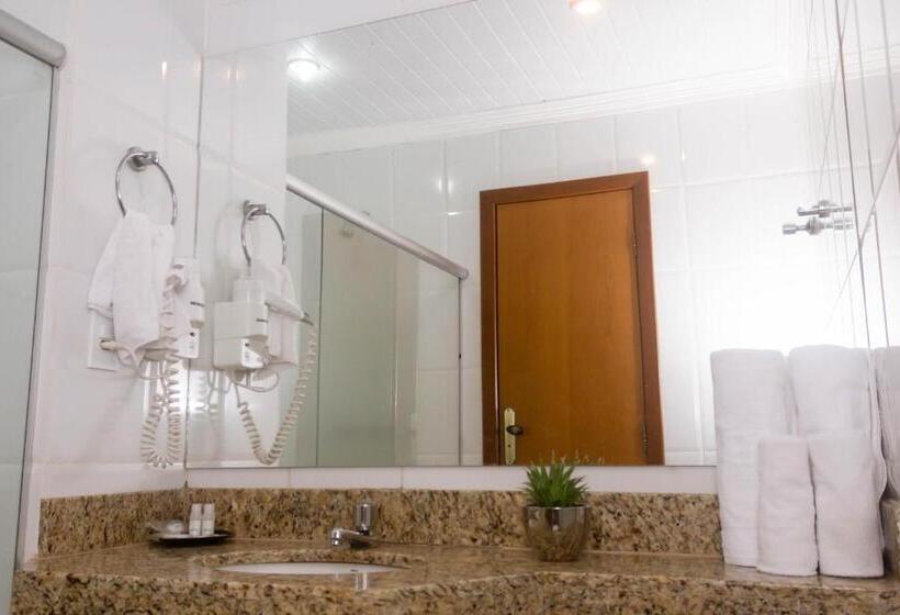 デラックスの4人部屋, Capital Das Pedras