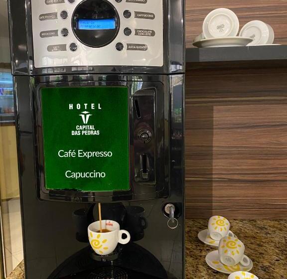 デラックスの4人部屋, Capital Das Pedras