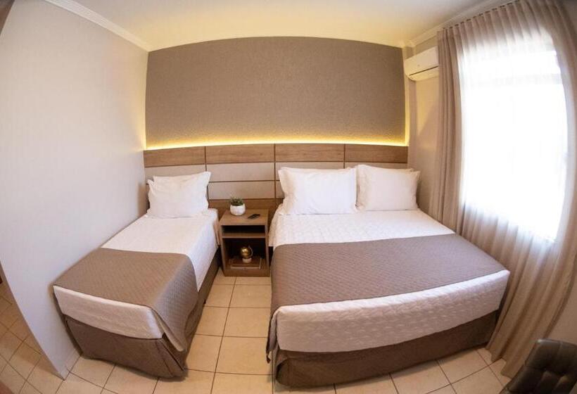 デラックストリプルルーム, Capital Das Pedras