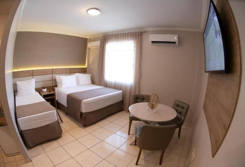 デラックストリプルルーム, Capital Das Pedras