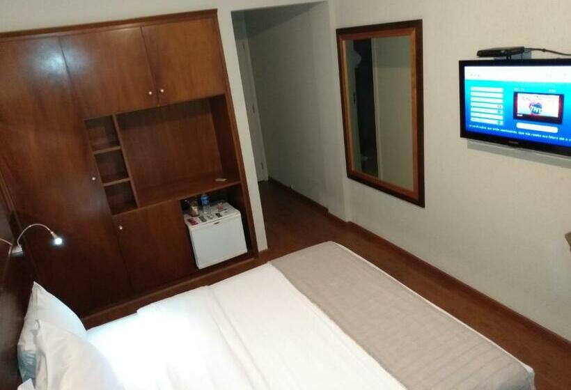 Номер Deluxe, Kuster